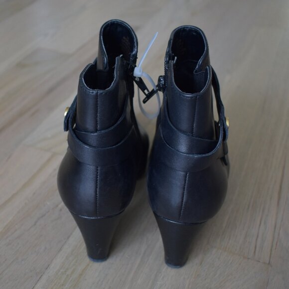 Anne Klein Womens Black Leather Chelsey Zippered Booties Size US 6M - Picture 5 of 8